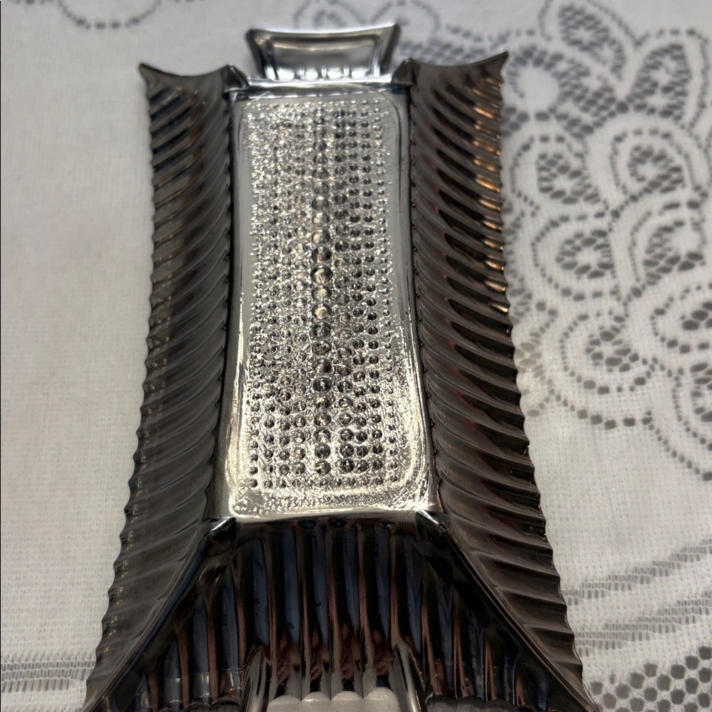 1920’s era dotted glass butter dish - Picture 2 of 6
